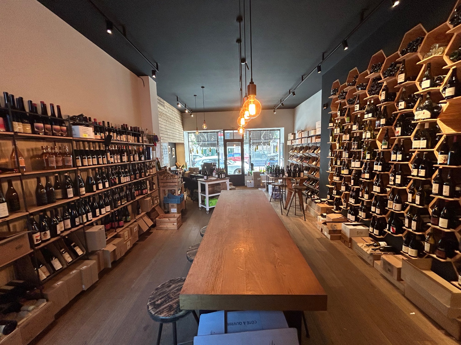 Commerce à remettre | Rue Washington, Ixelles | ±56 m² + cave + cour — photo 1