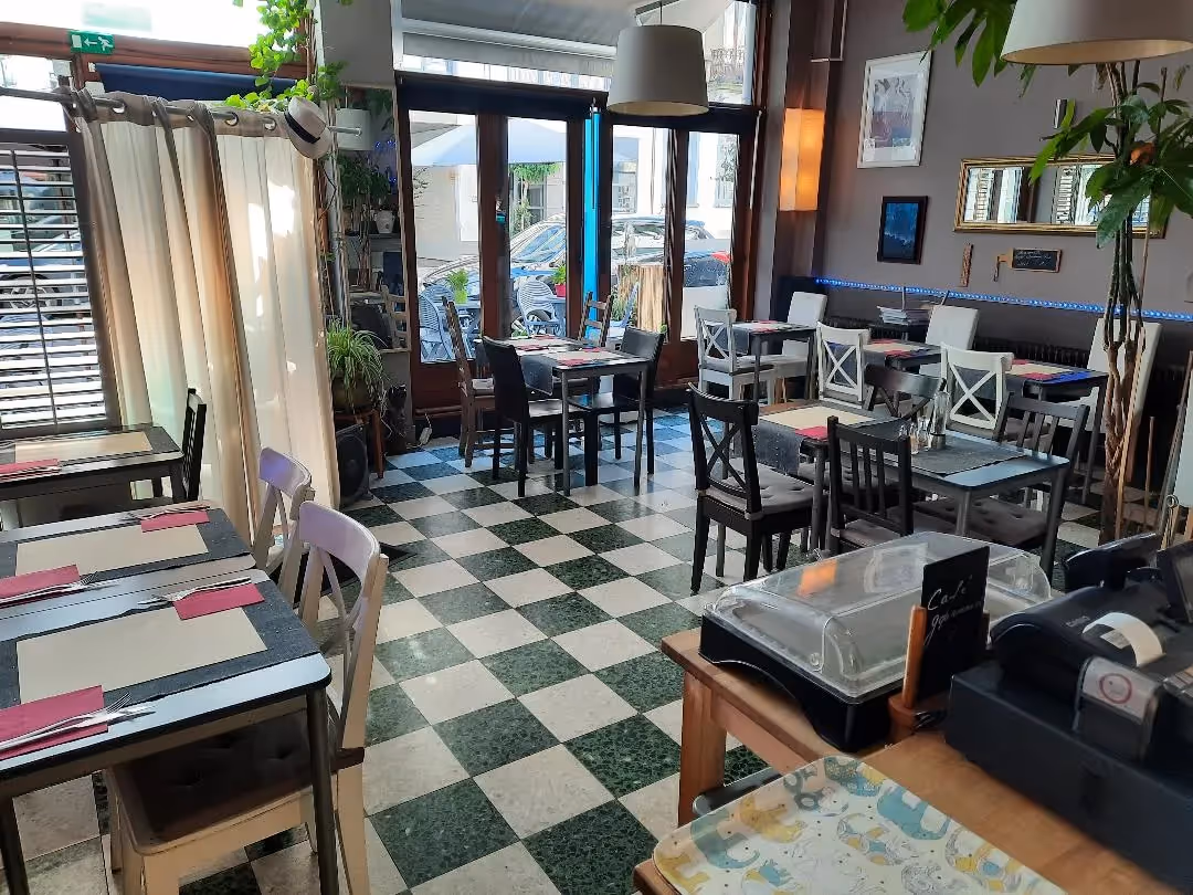 Petit établissement horeca à remettre | Quartier Louise | Terrasse