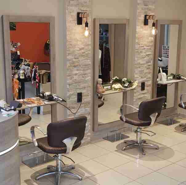 Salon de coiffure mixte | 6 postes coiffure | murs à vendre — photo 1