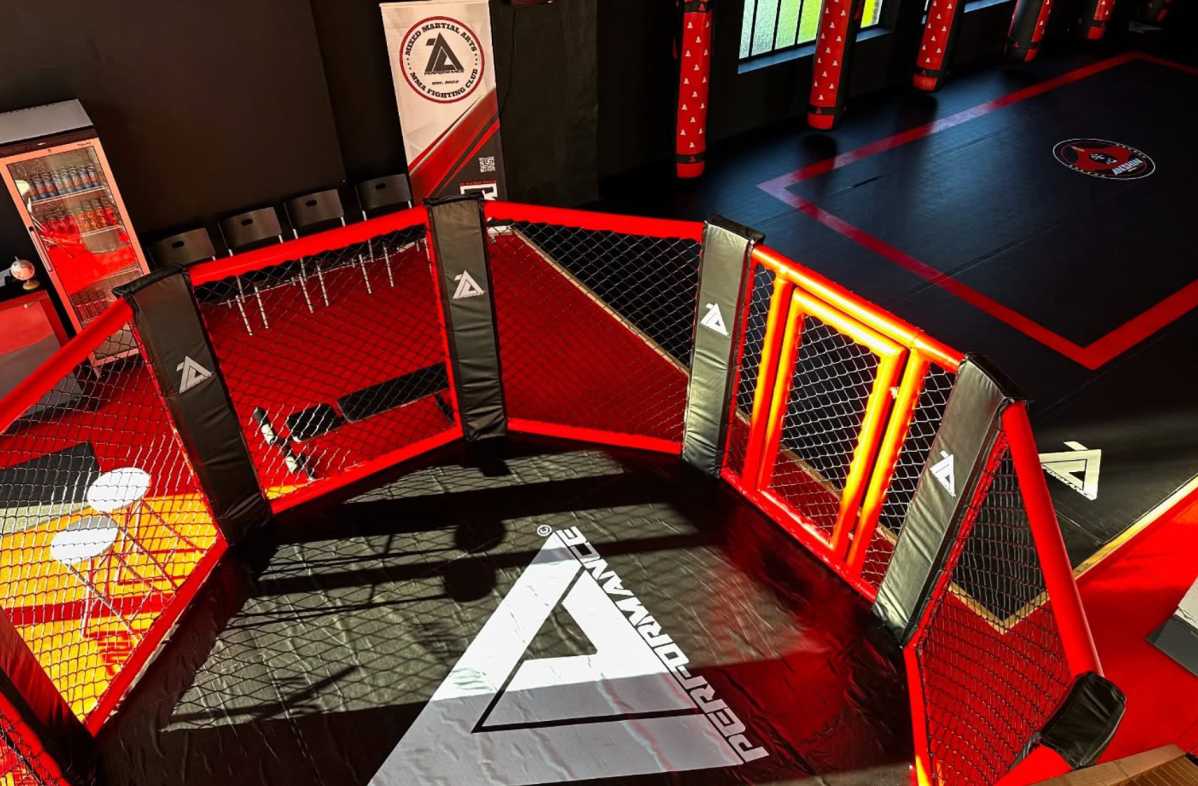 Club sports de combat | Cage MMA incluse| Reprise immédiate