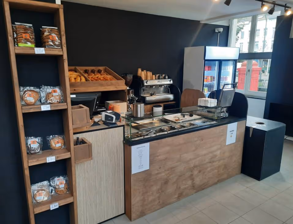 Café–sandwicherie à céder | Gare & fort flux voyageurs — photo 1