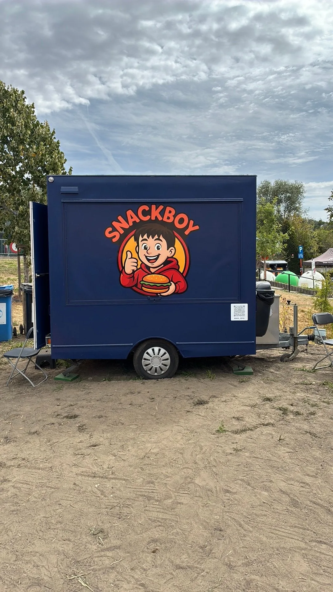 Foodtruck Hot-dog & Hamburger entièrement rénové