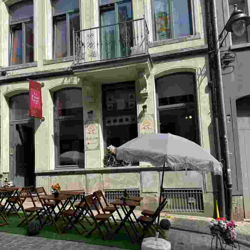 Local café restauration | 10m Grand-Place | Bonne visibilité — photo 1