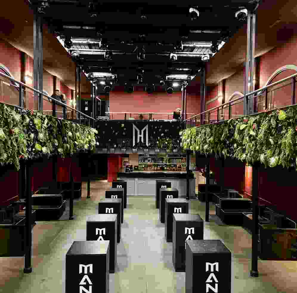 Immeuble commercial 1.000 m² | Ancien théâtre, resto & logement — photo 1