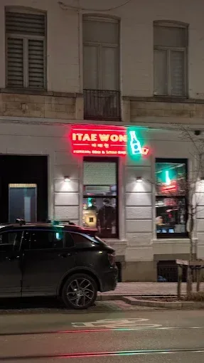 Restaurant équipé à remettre entre la place Flagey et rue du Bailli